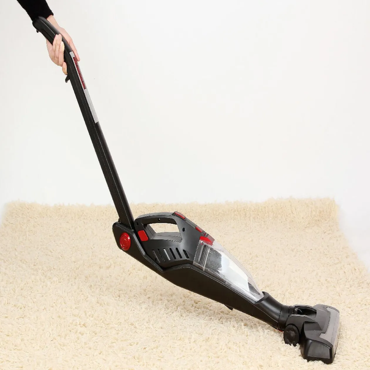 Aspirateur balai sans sac 2 en 1