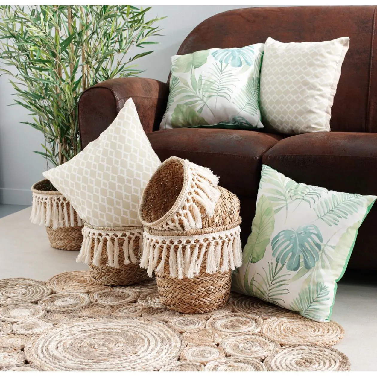 Corbeille ronde en jonc déco pompon naturel blanc