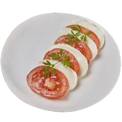 Coupe tranches tomate mozzarella oeuf dur