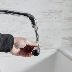 Embout robinet brise-jet flexible