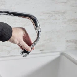 Embout robinet brise-jet flexible