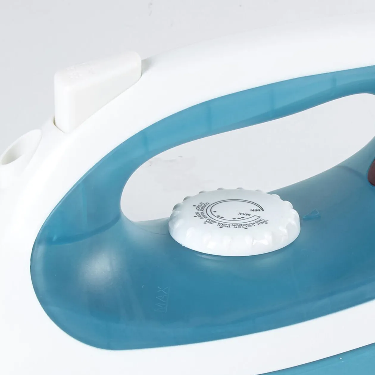 Fer à repasser vapeur continue Homday