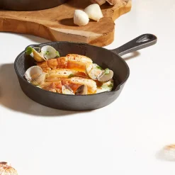 Mini plat à four rond en fonte avec manche