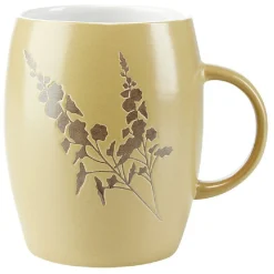 Mug en céramique avec préparation thé