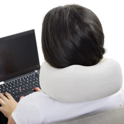 Oreiller de massage gris et blanc 2 points de stimulation