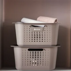 Panier de rangement en plastique noir ajouré 13 L