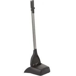 Pelle et balayette aéroport en plastique noir