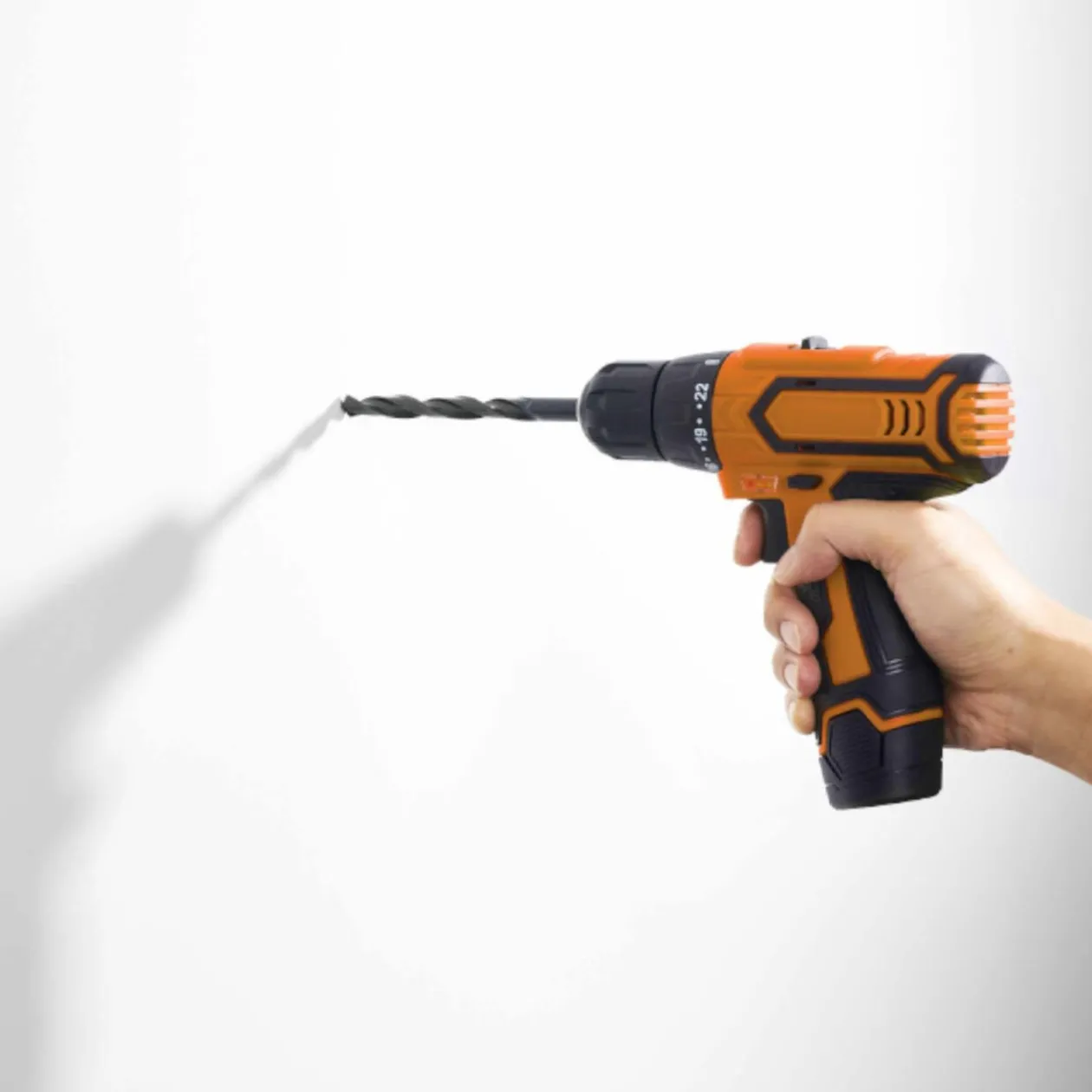 Perceuse visseuse électrique Profilex sans fil sur batterie bicolore