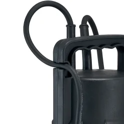 Pompe à eau claire immergée chargée de particules de solides