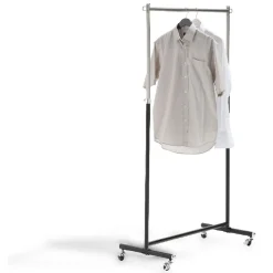 Portant à vêtements noir sur roulettes