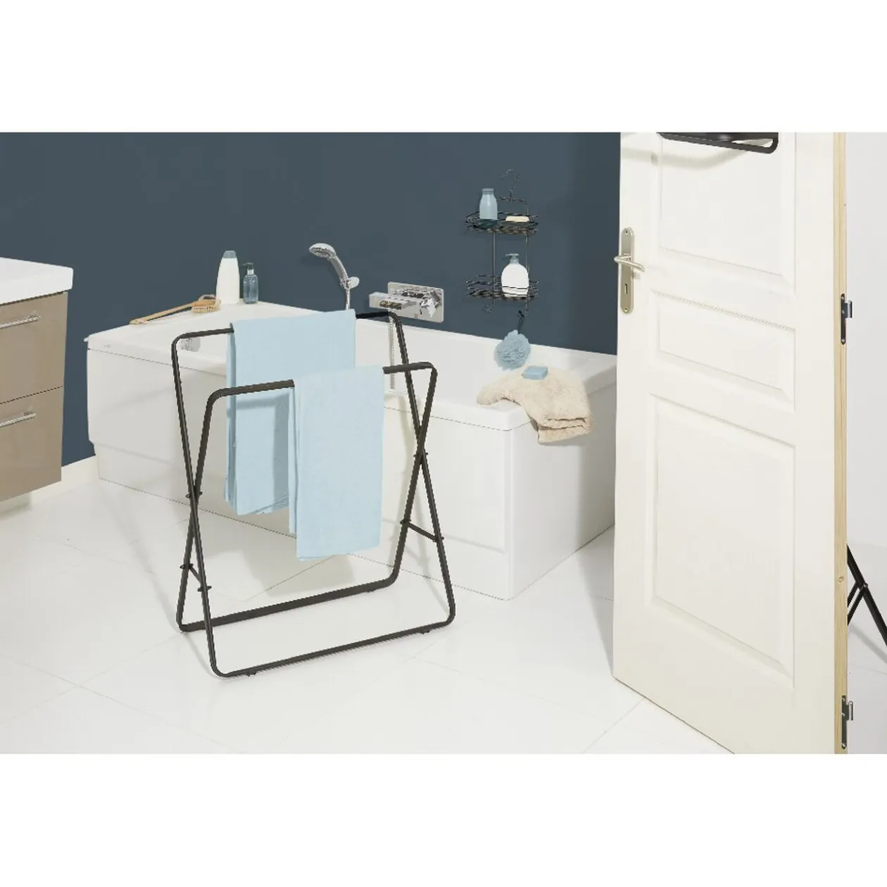 Porte-serviettes pieds croisés noir