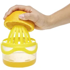 Presse-agrume avec 2 moules à glaçons