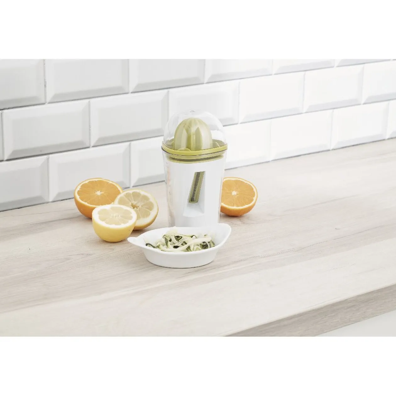 Taille légumes et presse agrumes 2 en 1