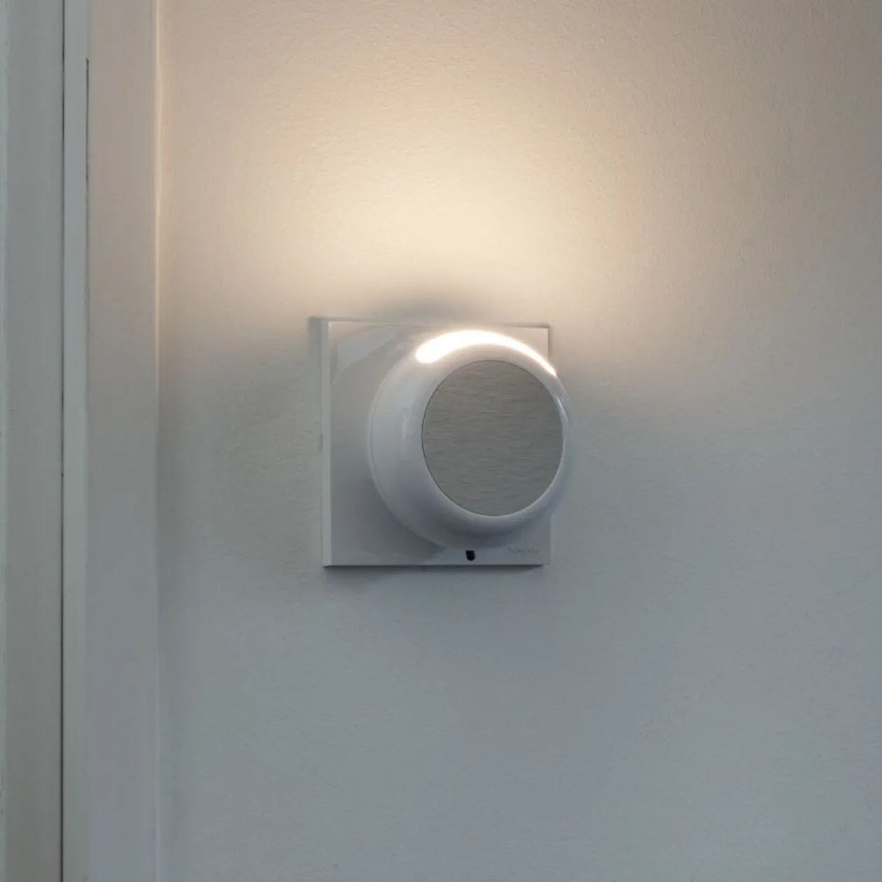 Veilleuse murale rotative 240° à led blanc chaud